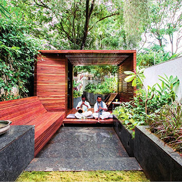 杭州別墅花園木結(jié)構(gòu)景觀4